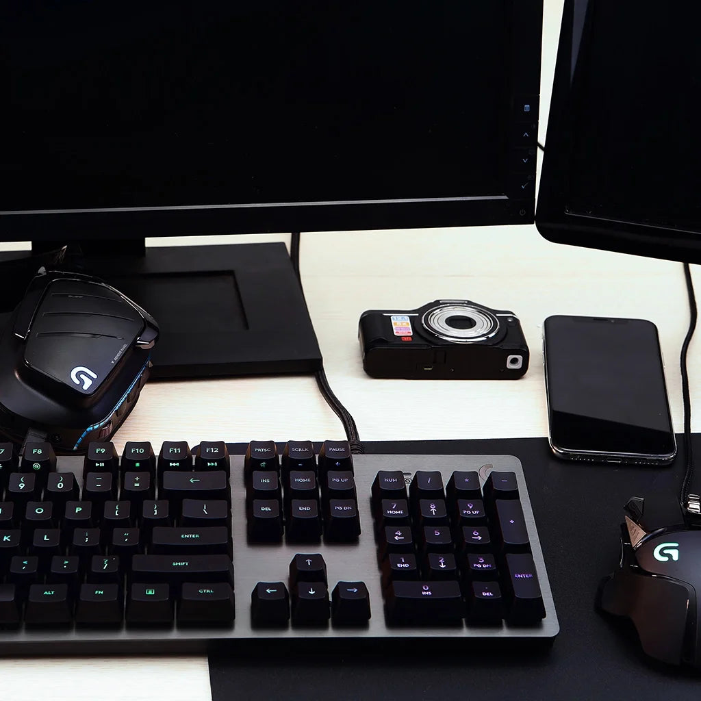 Logitech G512 CARBON LIGHTSYNC RGB Mechanical Gaming Keyboard with GX Brown switches and USB passthrough - Tactile